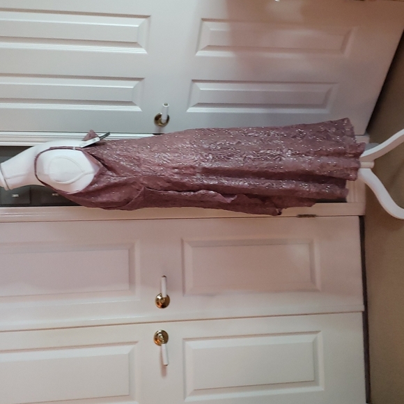 NWT Le Chateau Amethyst sparkle holiday dress with high-low hem. Size XXL - Picture 2 of 11